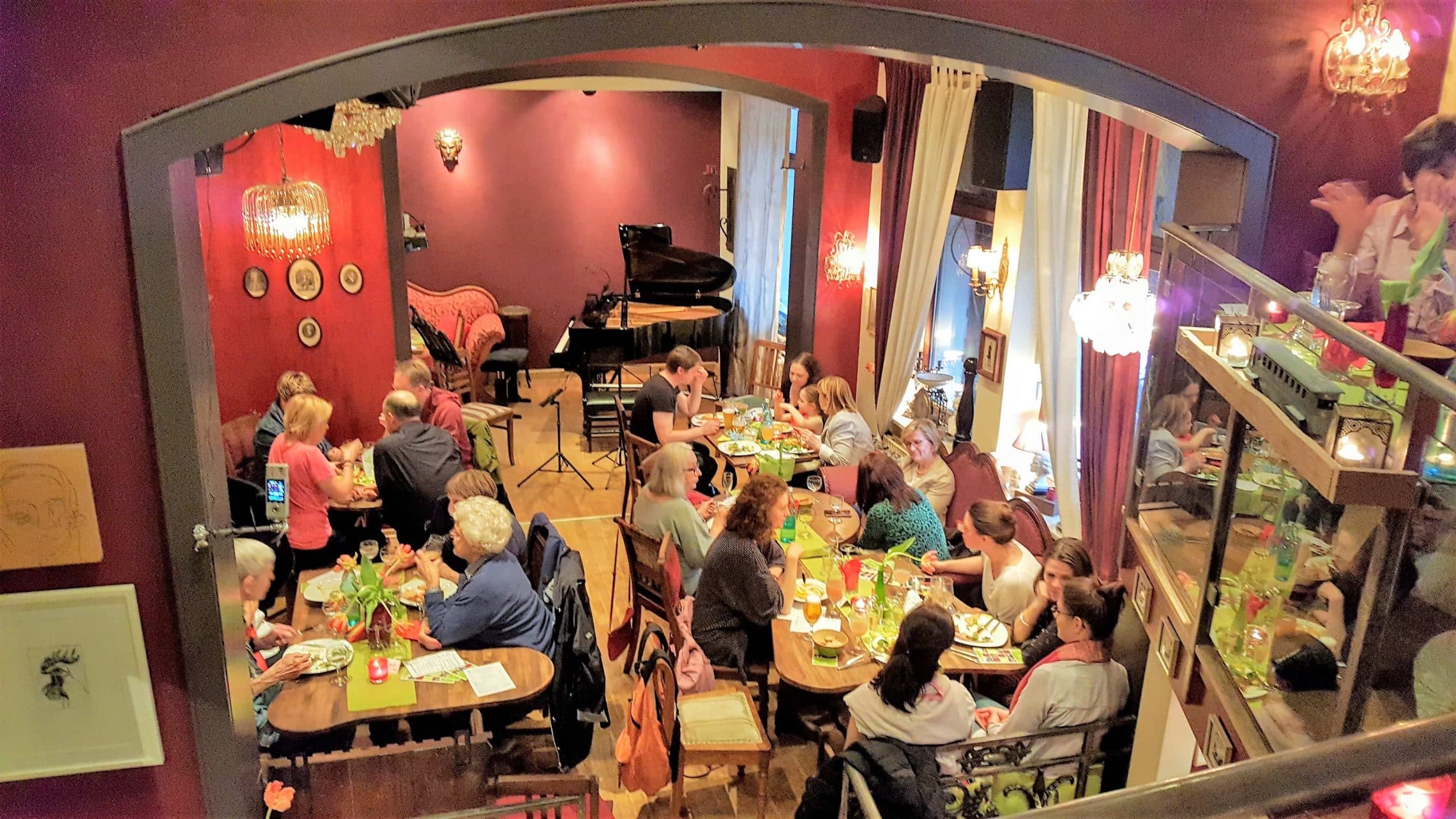 Das Kanapee steht für Kultur pur Style Hannover Kanapee B 1 1 - Das Kanapee steht für Kultur pur