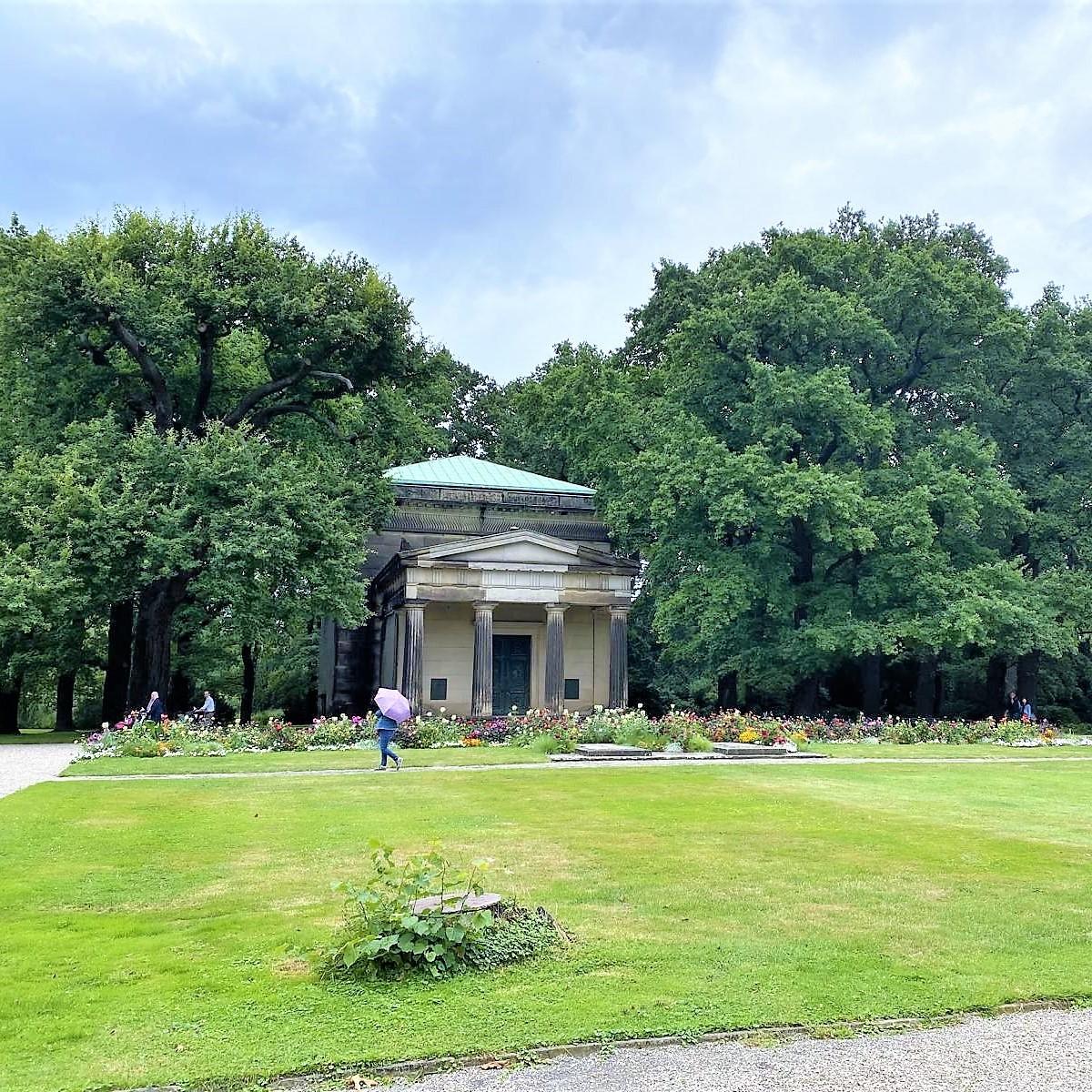 Style Hannover stellt den Berggarten und das Welfenmausoleum vor.